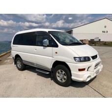 Купить Авточехлы для Mitsubishi Delica "ШАМОНИКС", минивэн, 4 поколение (1997 - 2007), правый руль, на два ряда, второй ряд, сдвоенное сидение с подлокотником + одинарное, подголовники одинаковые на двух рядах  в  интернет-магазине Dislo в Хабаровске