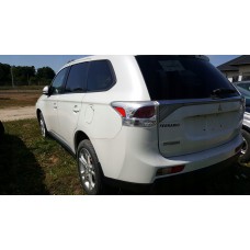 Купить Авточехлы для Mitsubishi Outlander, джип/suv 5 дв., 3 поколение, GF2W (2012- 2018), правый руль, второй ряд 40/60 с выводом подлокотника  в  интернет-магазине Dislo в Хабаровске