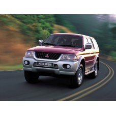 Купить Авточехлы для Mitsubishi Pajero Sport, джип/suv 5 дв., 2 поколение (2008 - 2013), левый руль, второй ряд 40/60 БЕЗ РЕЛЬС, 5 подголовников  в  интернет-магазине Dislo в Хабаровске